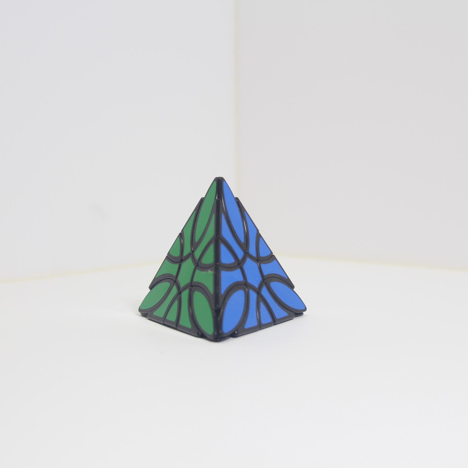 Cube Photo of Clover Pyraminx