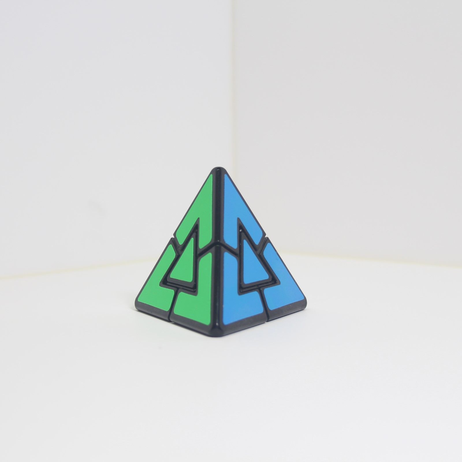 Cube Photo of Pyraminx Duo